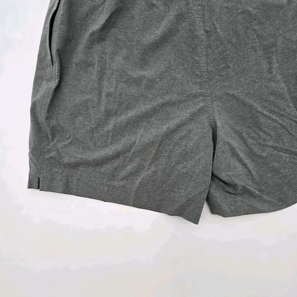 Chubbies Shorts Mens Large 5.5 Inch Gray Gym Swim Unlined Hybrid Amphibious